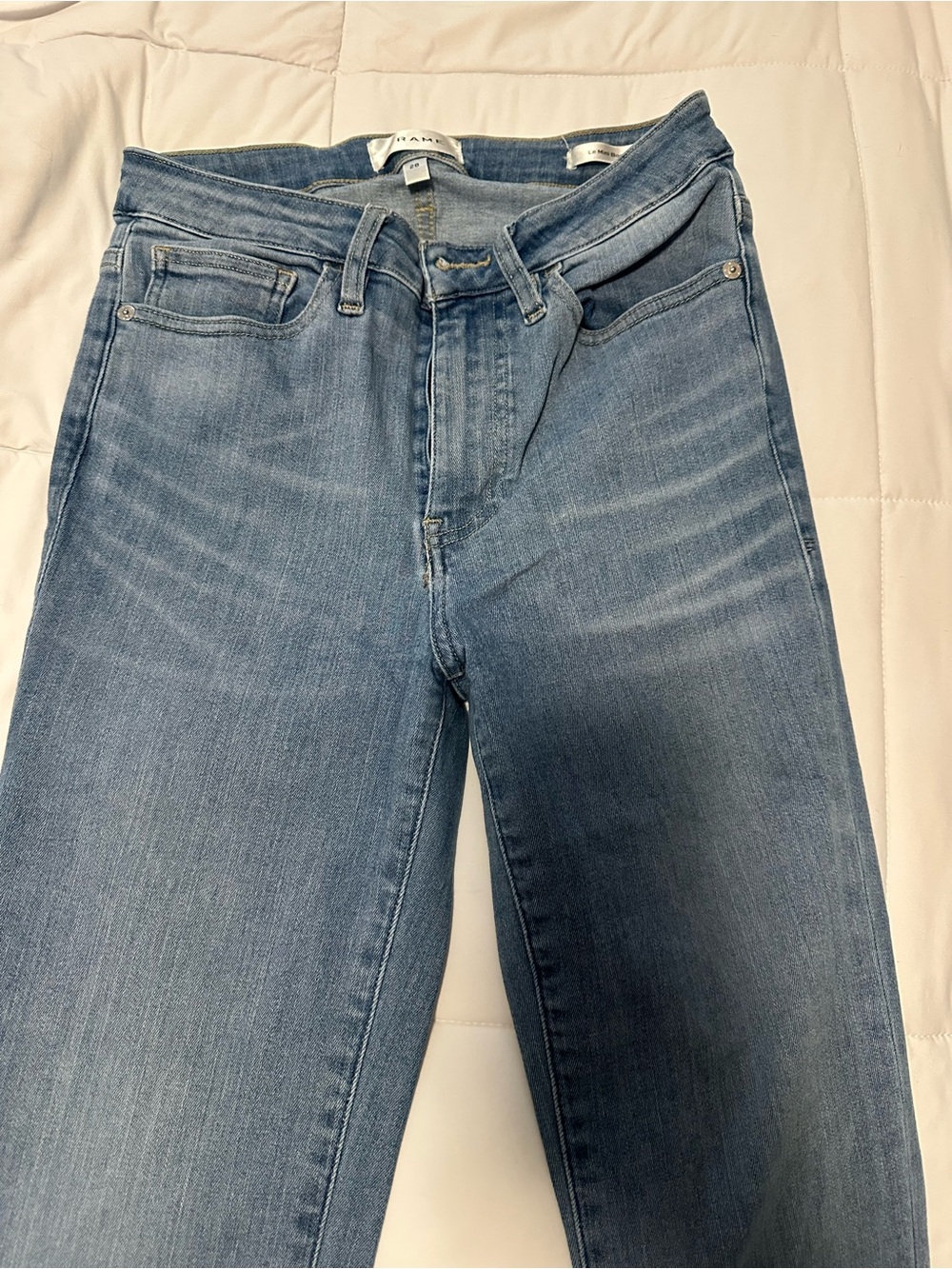Frame Le Mini Boot Jeans